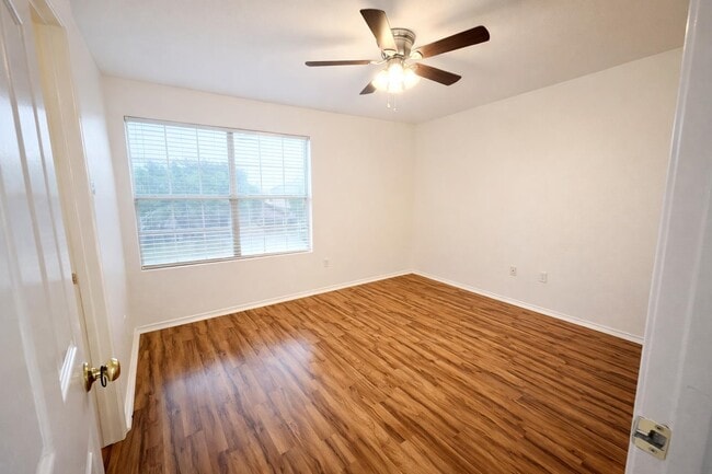 Building Photo - 612 Pinos Cir