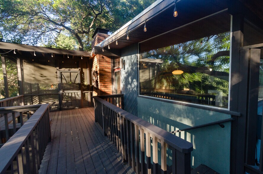 Building Photo - 9801 Shadow Island Dr