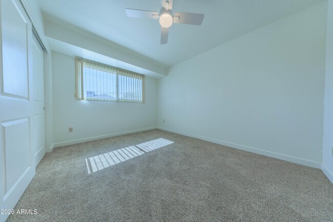 Building Photo - 4558 N 15th Ave