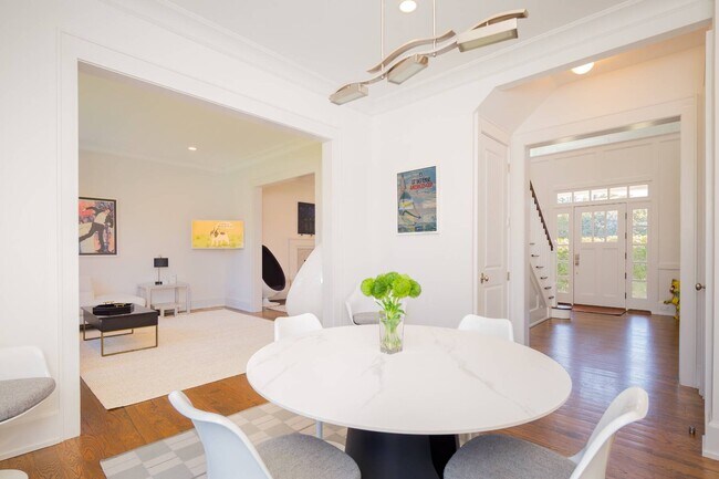 Building Photo - 20 Lighthouse Ln