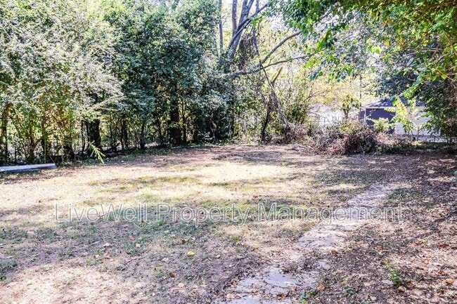 Building Photo - 1321 33rd St Ensley