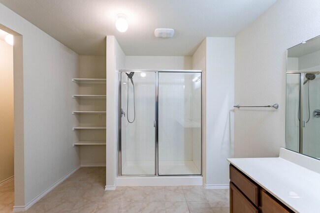 Building Photo - Located in the Trails at Riverstone community, this inviting 5-bedroom, 2-bathroom home offers a ...