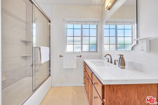 Building Photo - 7121 Arizona Ave