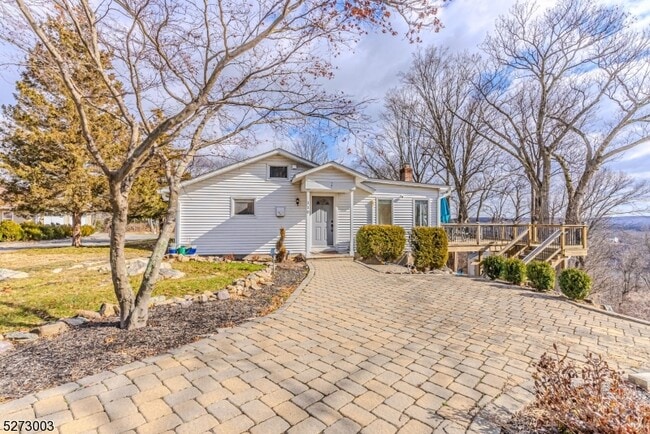 Primary Photo - 110 Hillcrest Dr