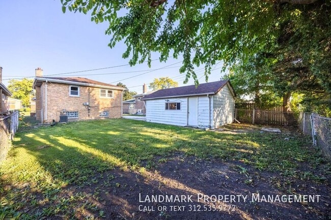 Building Photo - 8206 McVicker Ave