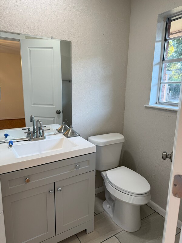Building Photo - 105 S Weatherred Dr