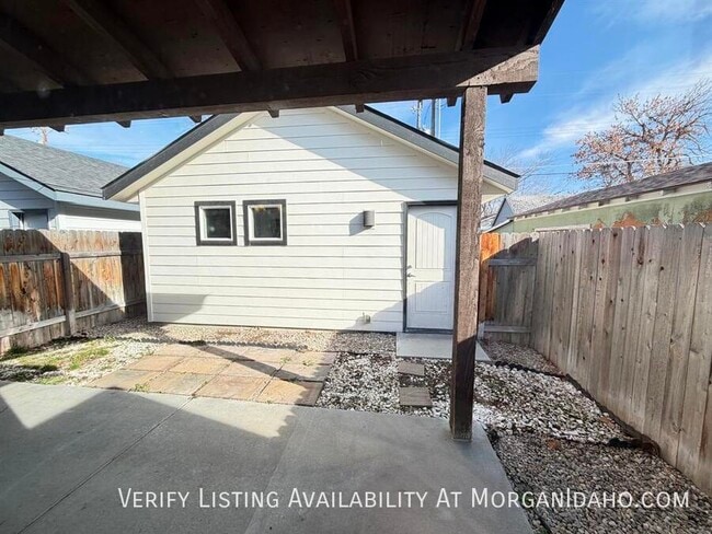 Building Photo - 1822 S Owyhee St