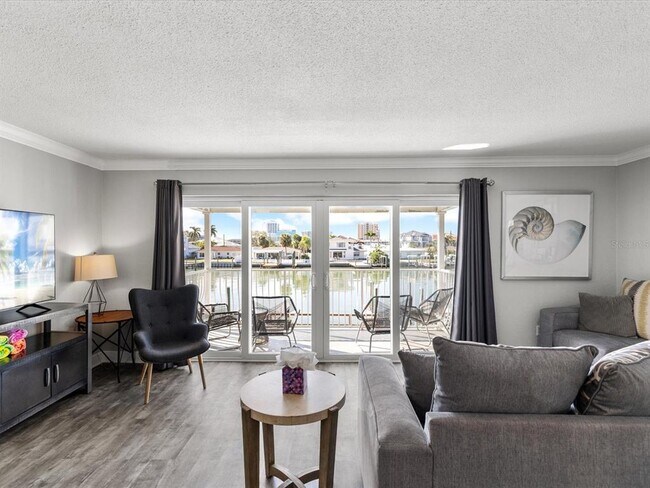 Building Photo - 185 Brightwater Dr