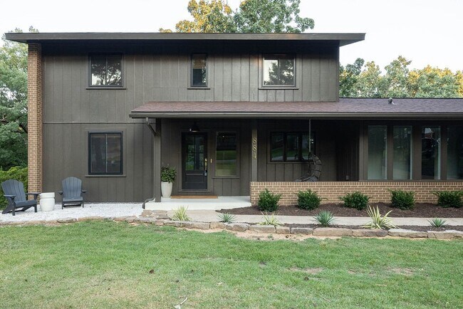 Building Photo - 884 Shrewsbury Ln