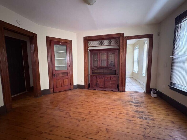 Building Photo - 331 Edgewood Ave