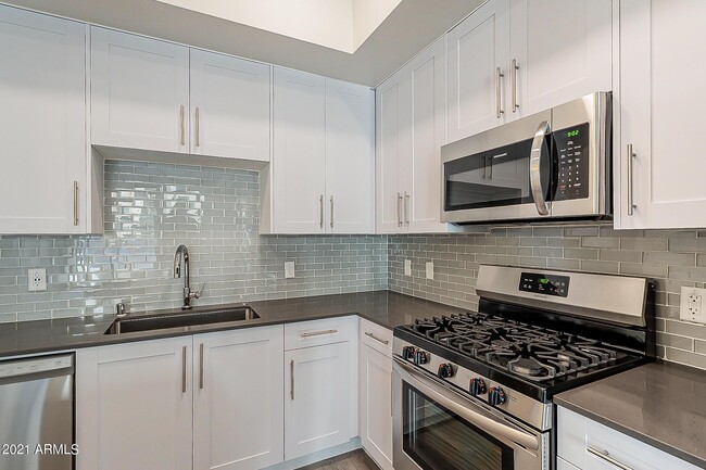 Building Photo - 7300 E Earll Dr