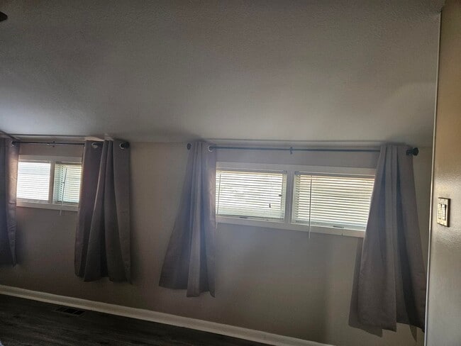 Building Photo - 2 or 3 Bed / 2 Bath Condo in Greenbriar Available Soon!