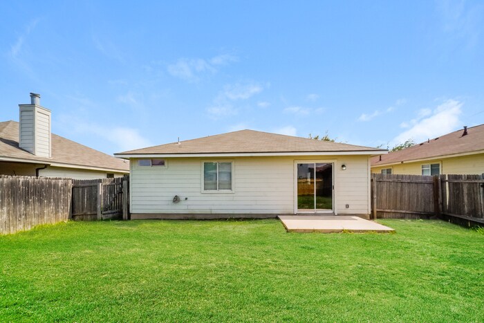 Building Photo - 8415 Chalk Hill Cove