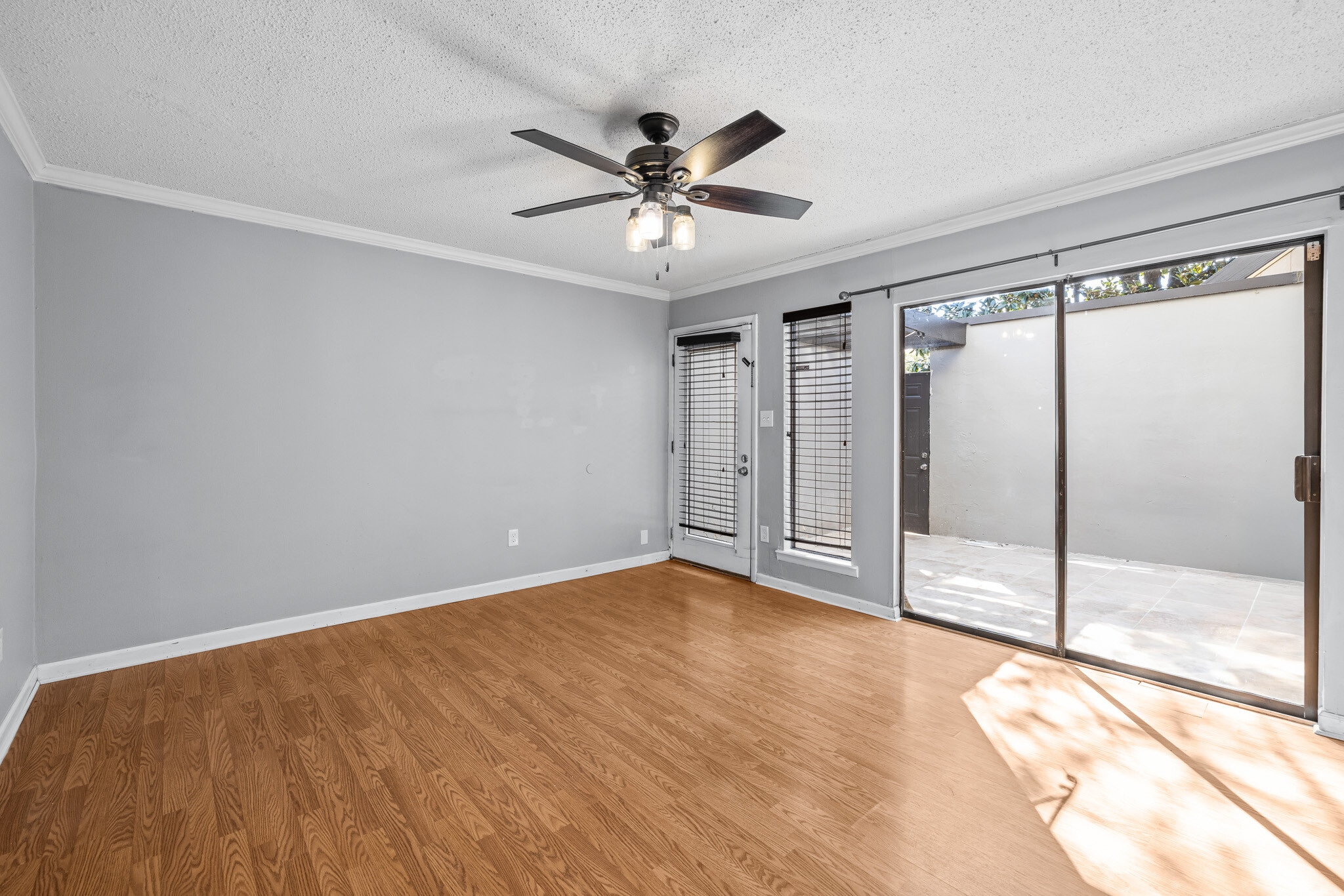 Building Photo - 3350 Altamont S