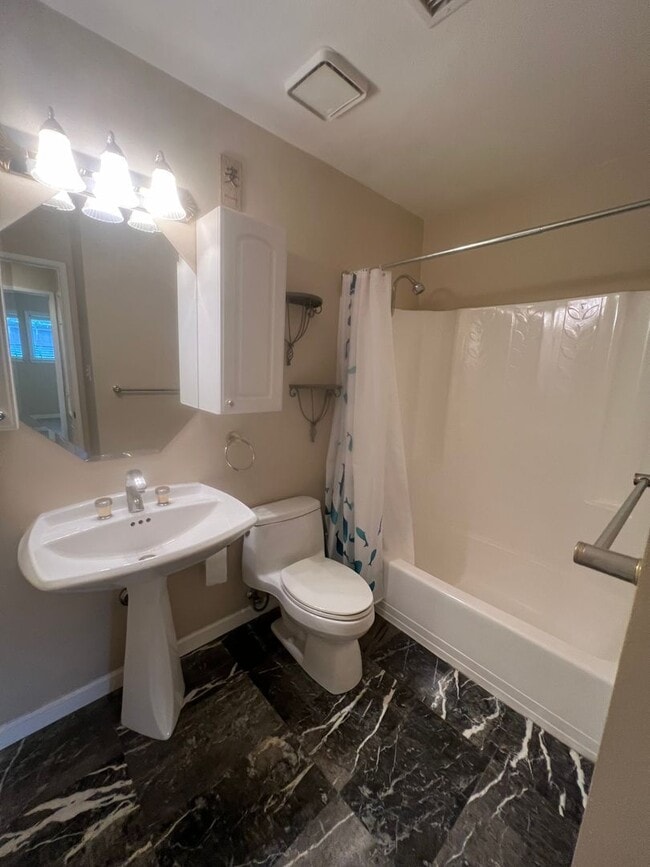 Building Photo - 3 bed, 2 Bath North Hills Pool Home with RV Access