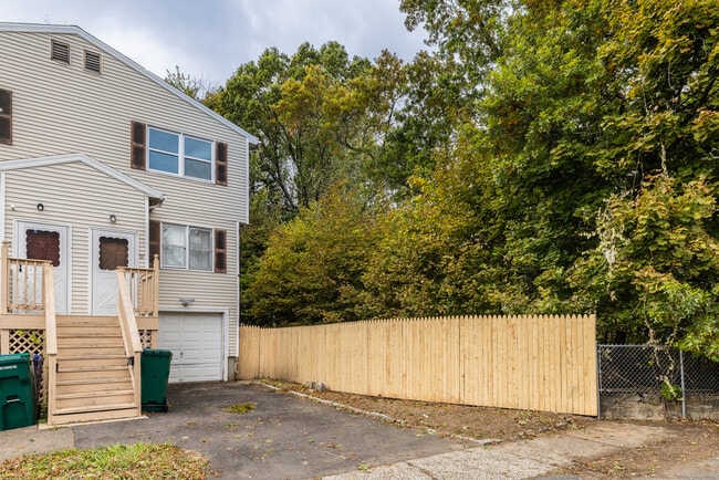 Building Photo - 97 Bowe Ave