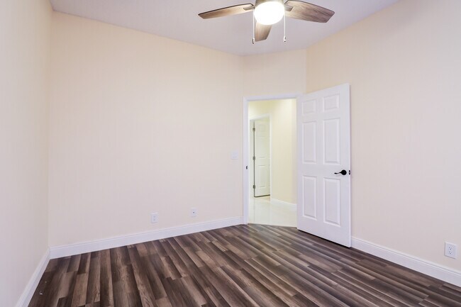 Building Photo - Newly Remodeled 3/2 in Cooper City