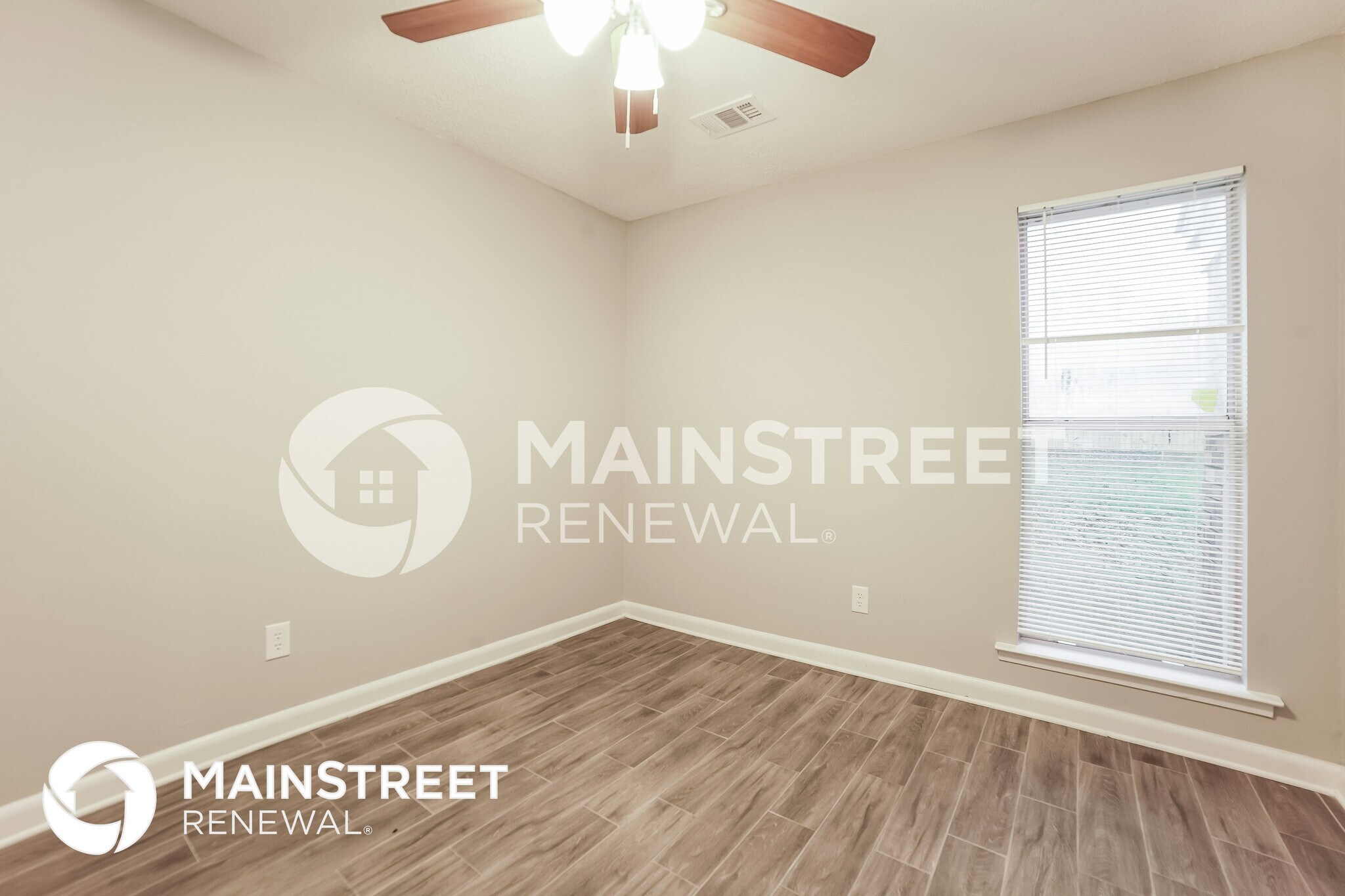 Building Photo - 3805 Ivanhoe Dr