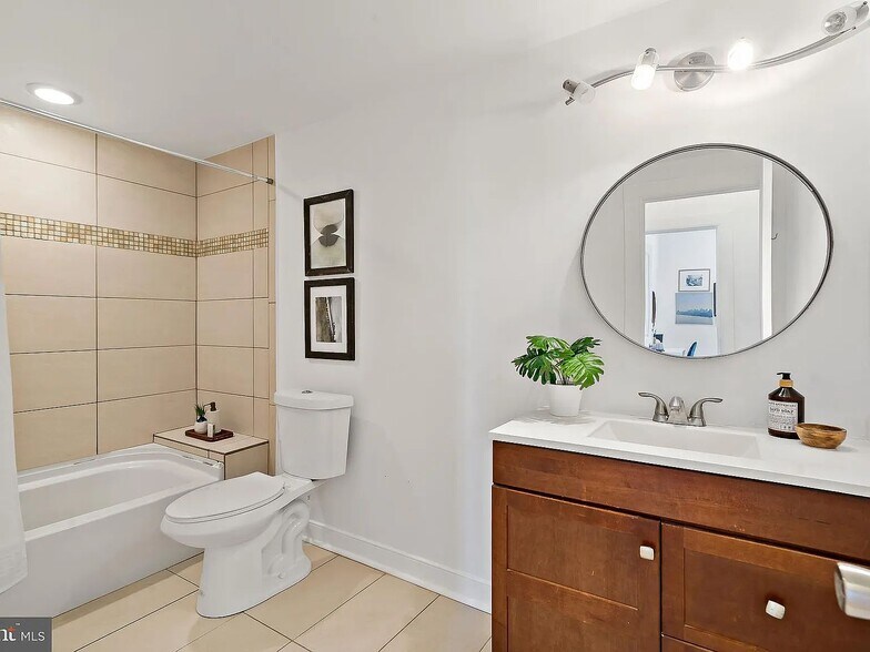 Building Photo - 655 N 16th St