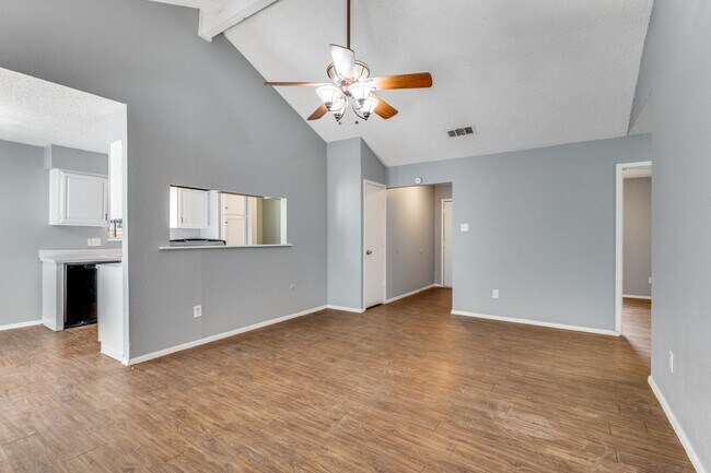 Building Photo - A Perfect Escape: 3 Bedroom House
