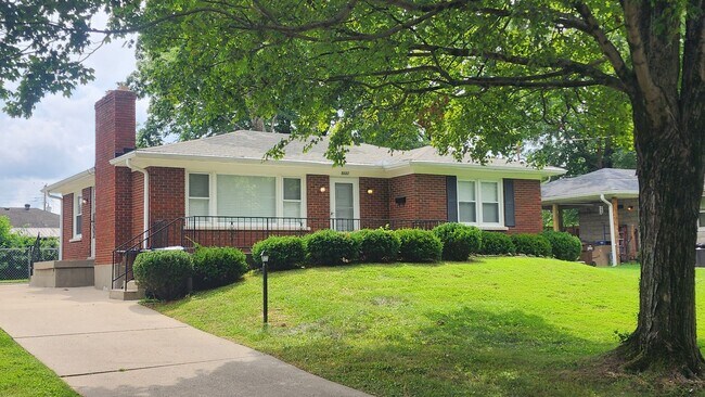 Primary Photo - Adorable 3 Bedroom 2 Bath Brick Ranch home...
