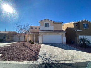 Building Photo - 2 Story, 3 bedroom, 2.5 bathroom home in Silverado Ranch