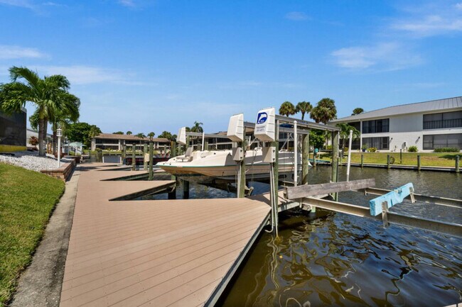 Building Photo - 1019 SE 40th St