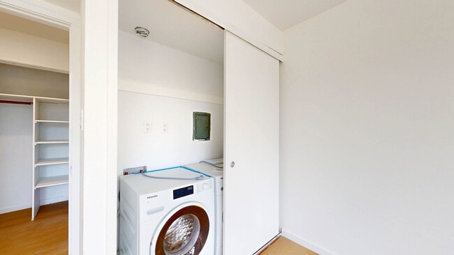 Building Photo - 1507 Carol Ave