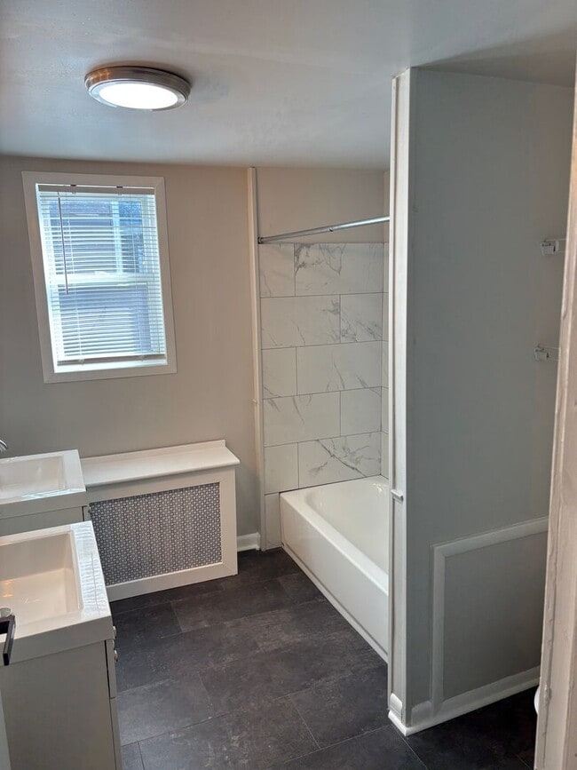 Building Photo - Beautiful home in Grays ferry