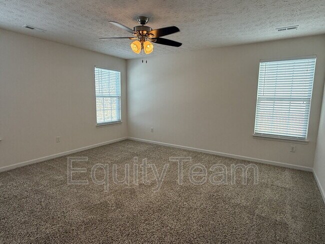 Building Photo - 5686 E Senour Dr