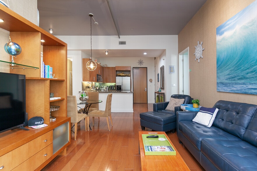 Building Photo - 1050 Island Ave