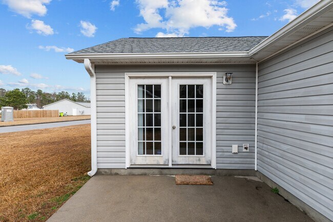 Building Photo - 100 Sumatra Ct