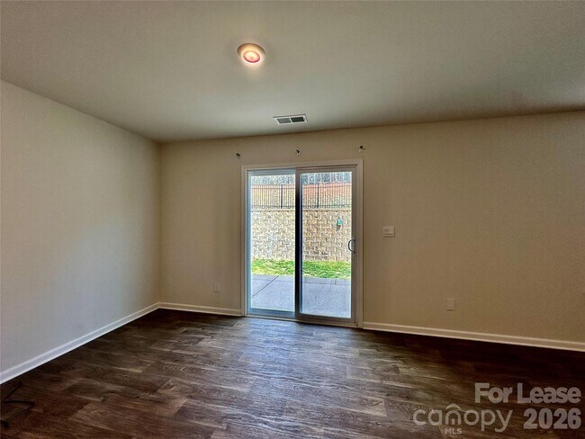 Building Photo - 1339 Mifflin Ln