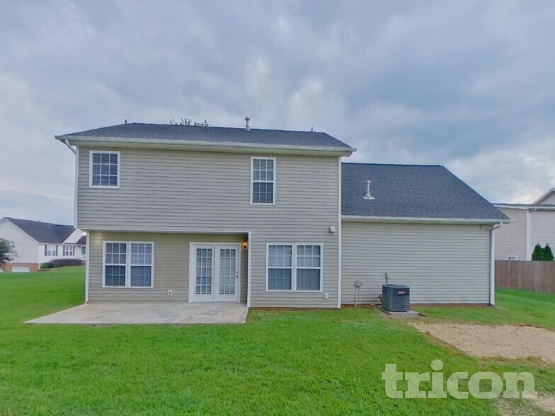 Building Photo - 105 Arden Ct