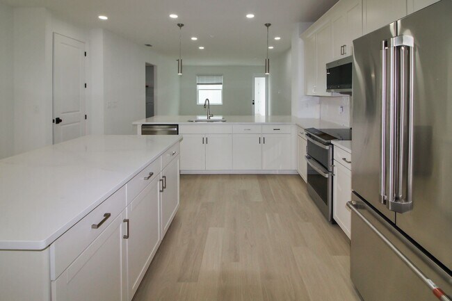 Building Photo - 17978 Broadleaf Lp