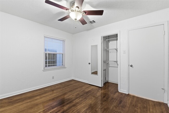 Building Photo - 1814 Chantilly Ln