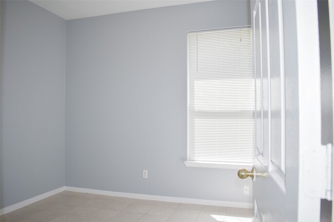 Building Photo - 1006 Addison Park Ln