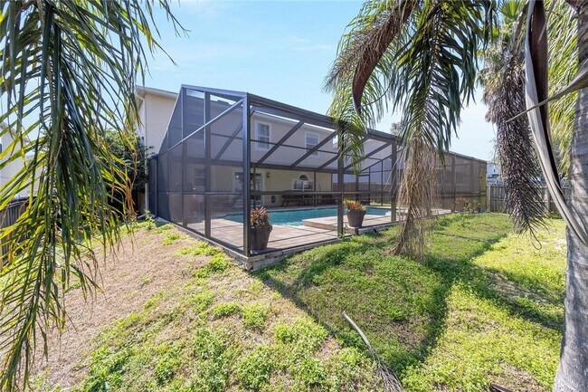 Building Photo - Private Oasis in the Heart of Alachua