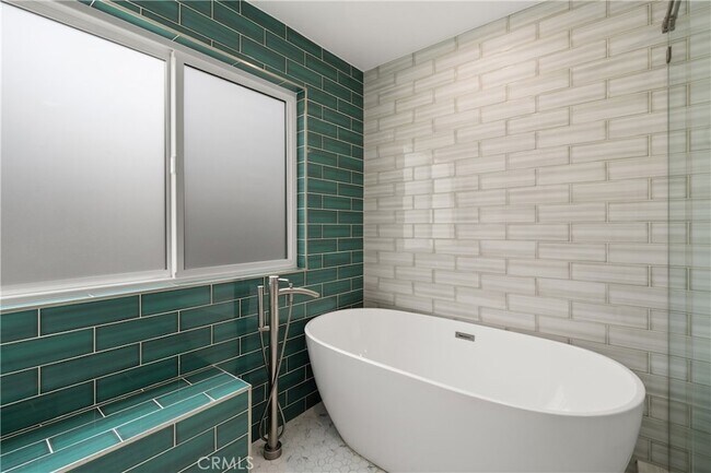Building Photo - 5339 Coldwater Canyon Ave