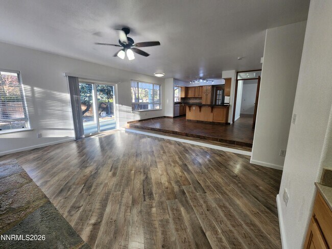 Building Photo - 3653 Hemlock Ct