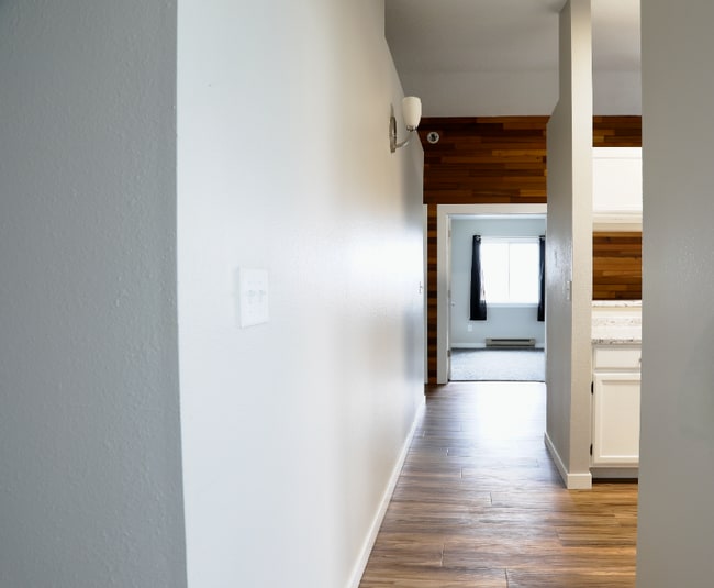 Building Photo - 3193 17th St S