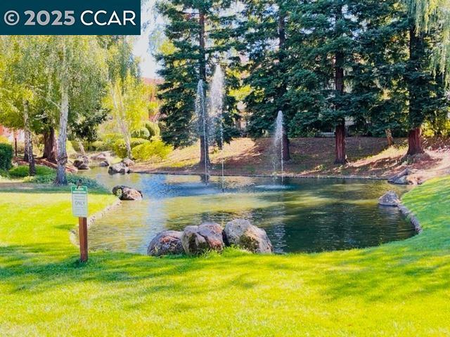 Building Photo - 3046 Lakemont Dr