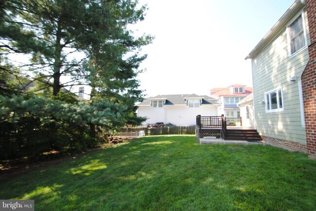 Building Photo - 1506 Chain Bridge Ct