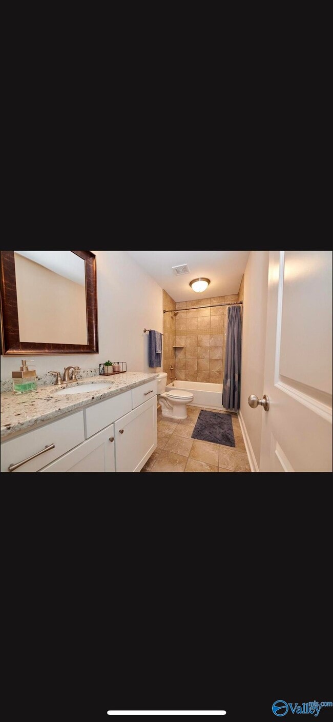 Building Photo - 2525 Celia Ct