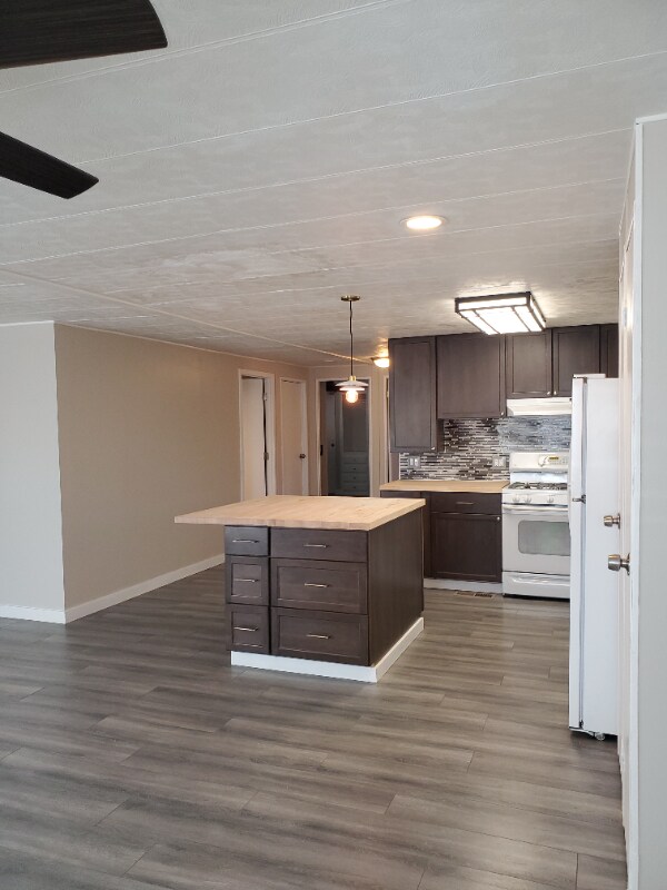 Building Photo - 2401 E Southern Ave