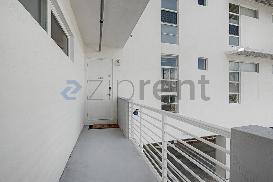 Building Photo - Unit 203