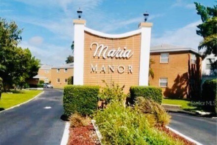 ENTRANCE TO LIVING COMMUNITY - 4158 Tamiami Trl