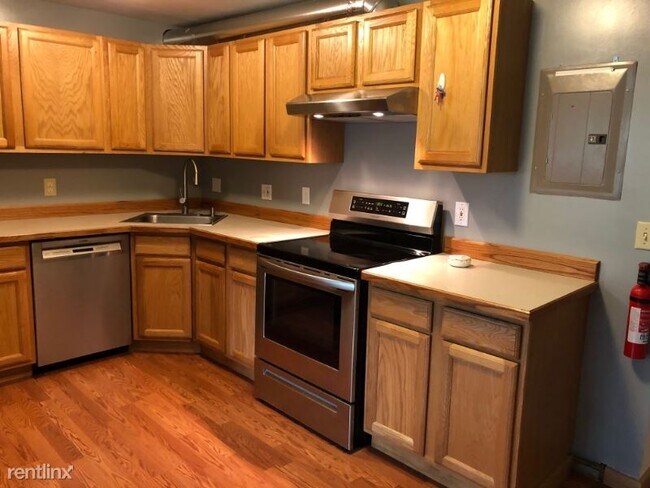 Building Photo - 3 br, 1 bath Apartment - 216B E Lincoln St