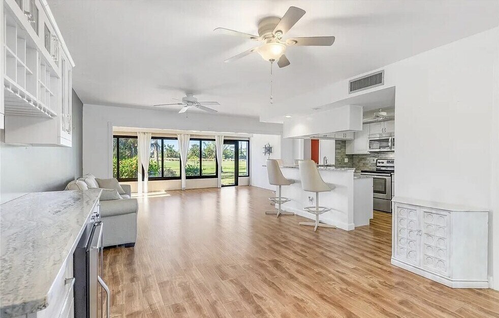 Building Photo - 5625 Trailwinds Dr