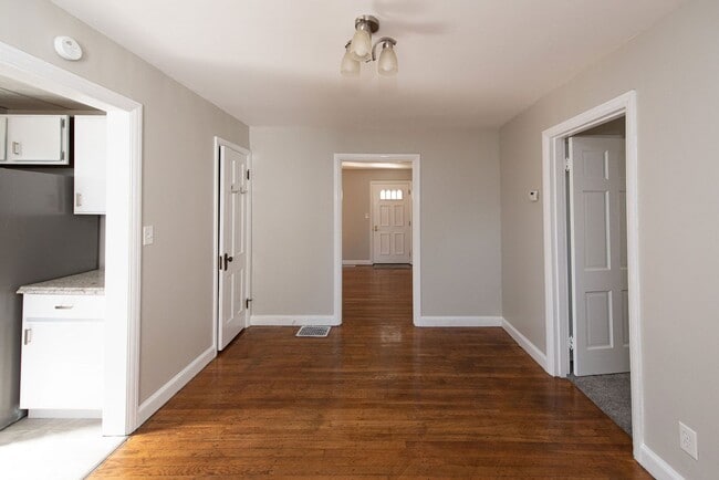 Building Photo - ANDERSON TWP- Cozy and clean 3 bed 2 bath ...